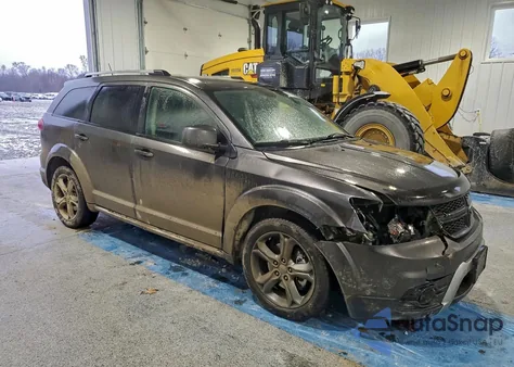 2017 Dodge Journey Crossroad z USA, uszkodzony, nr VIN 3C4PDDGG3HT704480